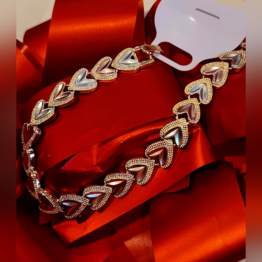 Fashion Braslet. Gold Plated, Cubic Zirconia Heart-Shaped, High Quality.19 Cm.